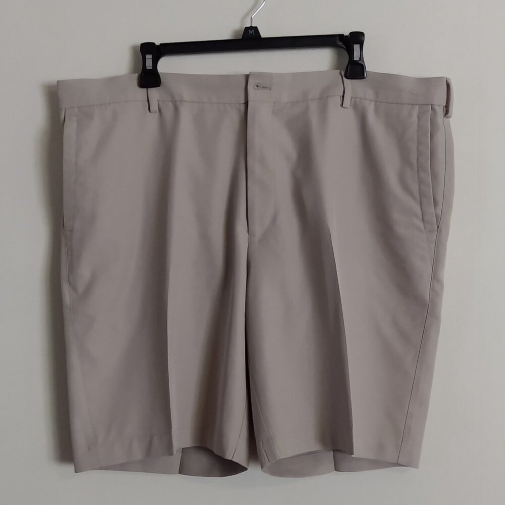 Peter Millar Crown Sport Shorts Mens Size 40 Khaki Tan Casual Performance Golf